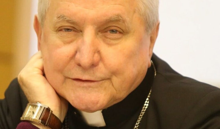 Biskup Janiak trafił do szpitala z podejrzeniem udaru. Miał 3,44 promila alkoholu, był kompletnie pijany.
