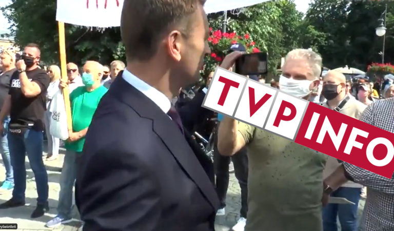 TVP INFO: “Nitras pokazuje wyborcom PiS swoje buty. Tylko 600 zł, ale dobrze wyglądają”. Bezstronność i fachowe dziennikarstwo za nasze pieniądze.