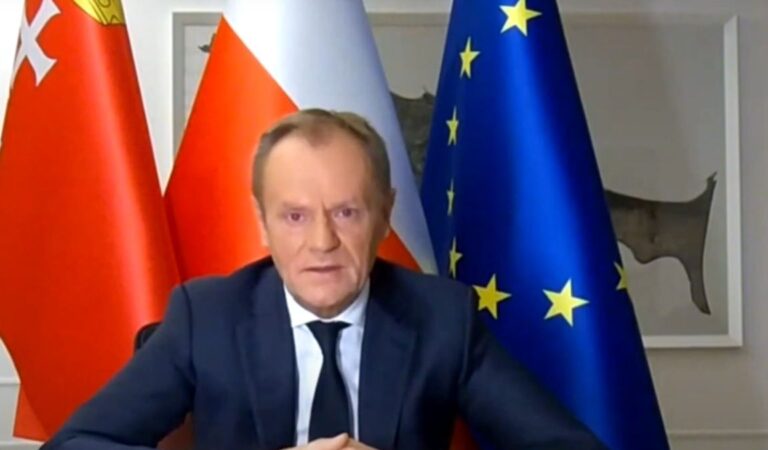 Donald Tusk zbeształ Ziobrę i TVP w Szczecinie