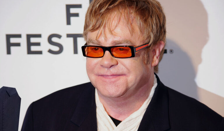 Elton John zarzucił kościołowi hipokryzję. Ma rację?