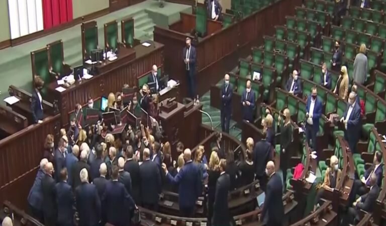 Kaczyński o opozycji: “Nie mają żadnego programu poza nienawiścią do PIS”. Ma rację?