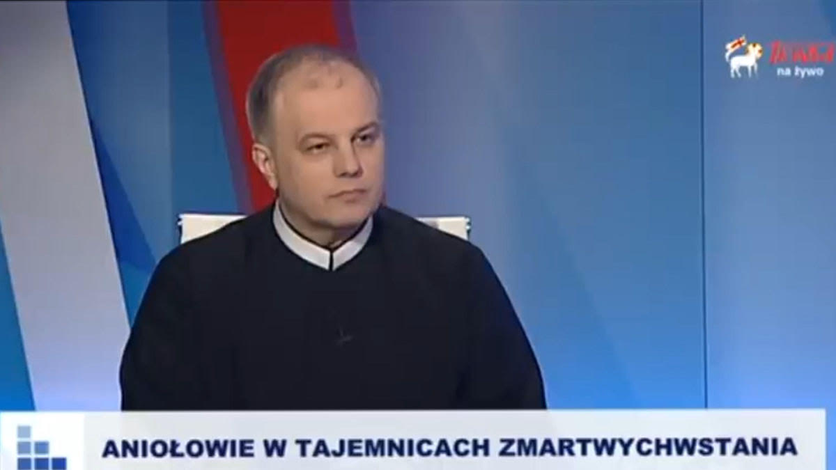 Kłopotliwe pytanie o dzieci zmieszało księdza w telewizji Rydzyka [VIDEO]