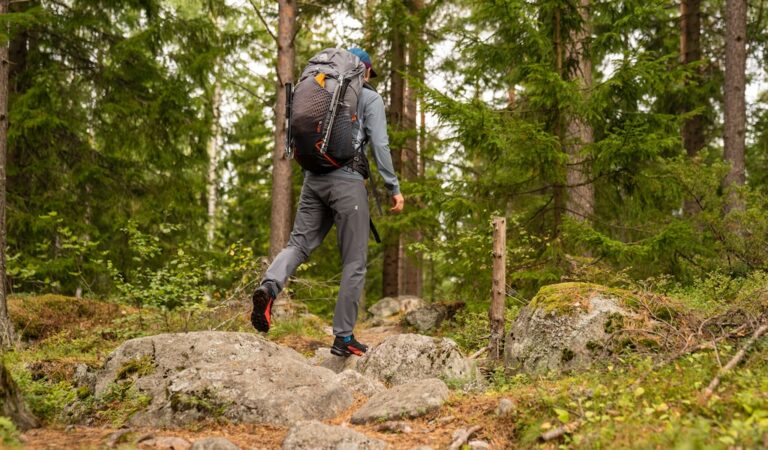 Buty trekkingowe męskie – jak wybrać?