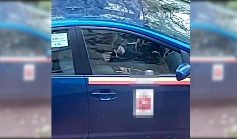 Nagrano taksówkarza zażywającego narkotyki w samochodzie