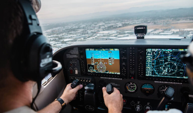 Ścieżka do nieba: Jak zdobyć licencję pilota turystycznego?